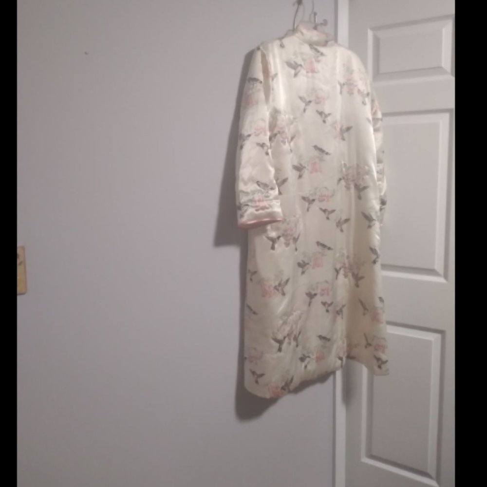 Vintage 1990s Hummingbird Floral Print House Lounge Coat - Picture 2 of 5